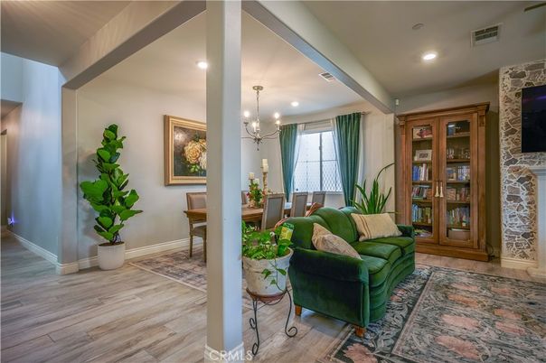 Chandelier, Dining room, Interior, Pendant Lights, Recessed Lighting, Wood Texture Flooring