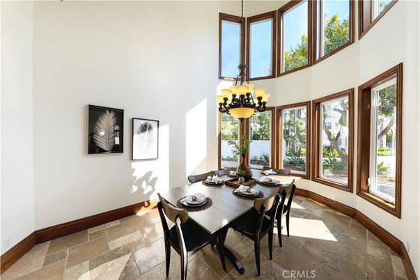 Chandelier, Dining room, Interior, Pendant Lights