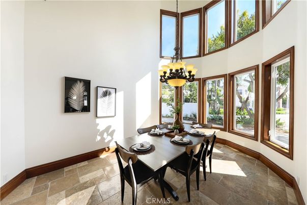 Chandelier, Dining room, Interior