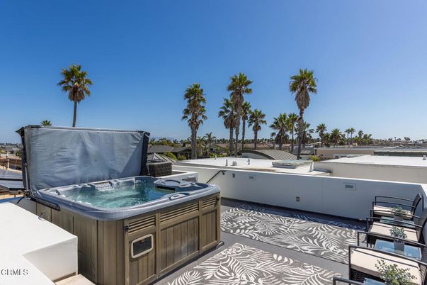 Exterior, Hot Tub