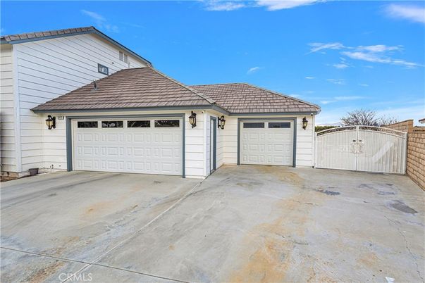 Detached Garage, Exterior