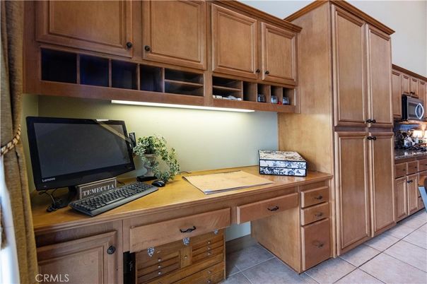 Home Office, Interior