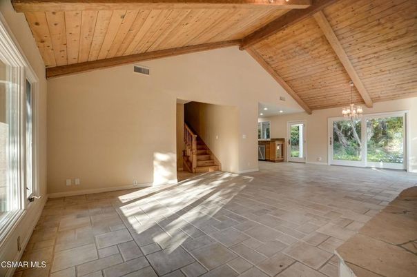 Empty room, Interior, Pendant Lights, Wooden Beams, Wooden Ceilings