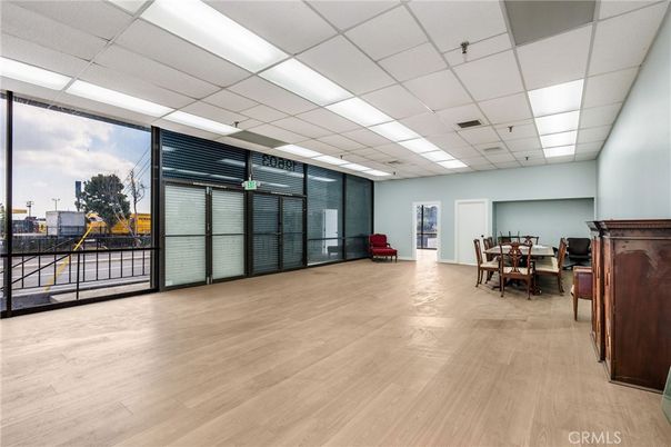 Dining room, Fireplace, Interior, Recessed Lighting, Wood Texture Flooring