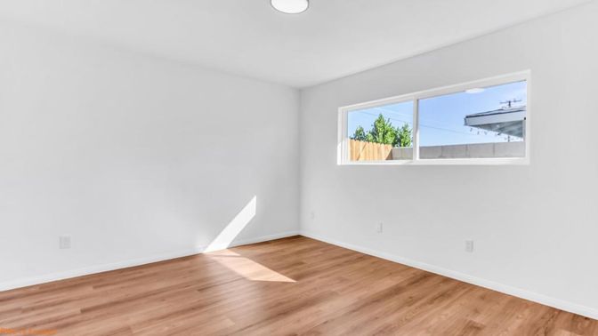 Empty room, Interior, Recessed Lighting, Wood Texture Flooring
