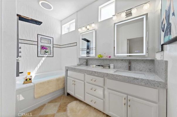Bathroom, Dual Sink Vanities, Interior, Recessed Lighting