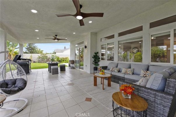 Exterior, Interior, Living room, Recessed Lighting