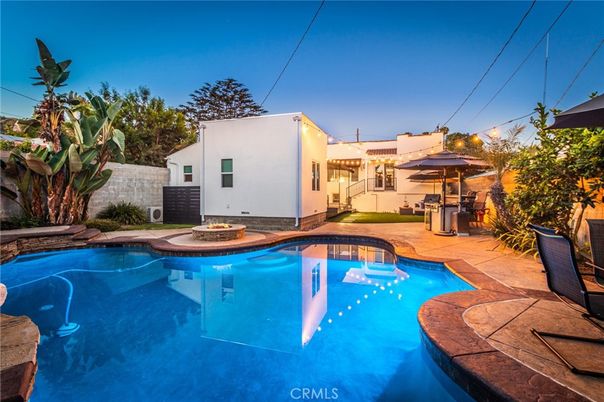 Exterior, Pool