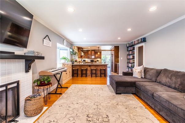 Interior, Kitchen, Living room, Pendant Lights, Recessed Lighting, Wood Texture Flooring