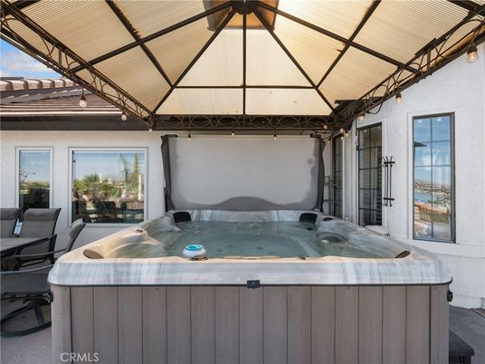 Exterior, Hot Tub