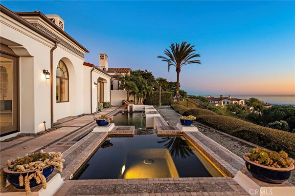 Exterior, Pool, Water