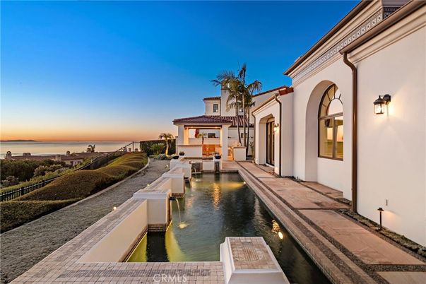 Exterior, Pool, Water