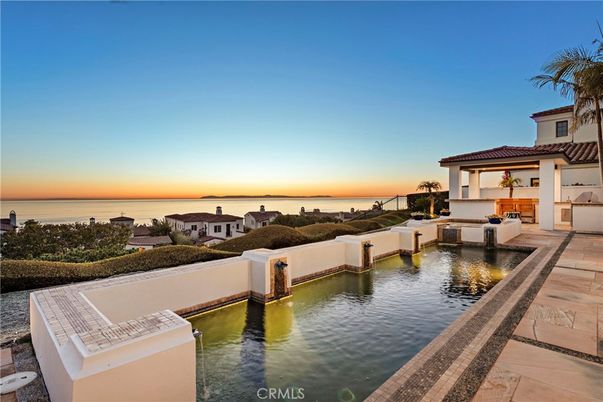 Exterior, Pool, Water