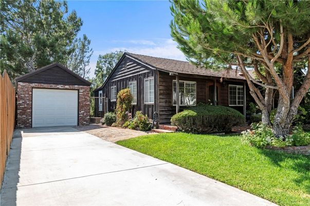 Detached Garage, Exterior