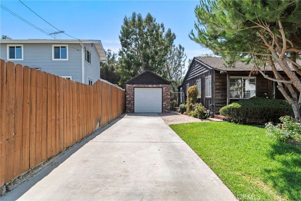 Backyard, Detached Garage, Exterior