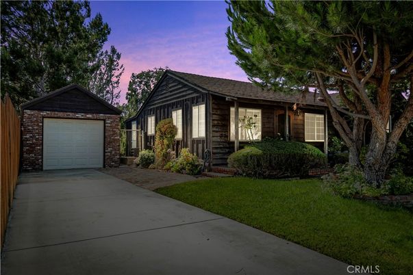Attached, Detached Garage, Exterior, Facade, Brick Facade, Ranch