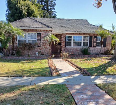 Exterior, Facade, Brick Facade, Ranch