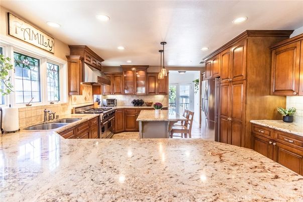 Dining room, Interior, Kitchen, Pendant Lights, Recessed Lighting, Stainless Steel Appliances