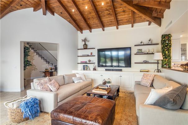 Interior, Living room, Recessed Lighting, Wooden Beams, Wooden Ceilings