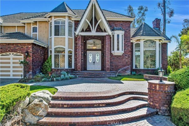 Exterior, Facade, Brick Facade, Queen Anne Victorian