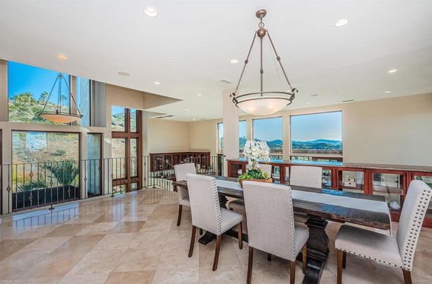 Dining room, Interior, Pendant Lights, Recessed Lighting