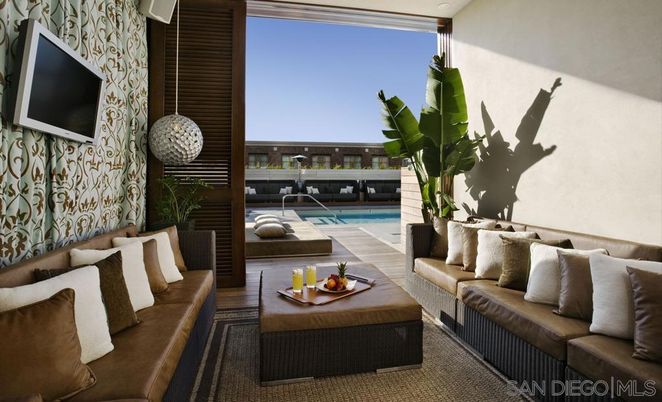 Interior, Living room, Pendant Lights, Pool