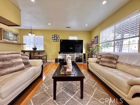 Chandelier, Dining room, Interior, Living room, Pendant Lights, Recessed Lighting, Wood Texture Flooring