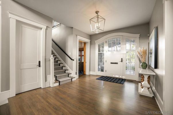 Interior, Pendant Lights, Wood Texture Flooring