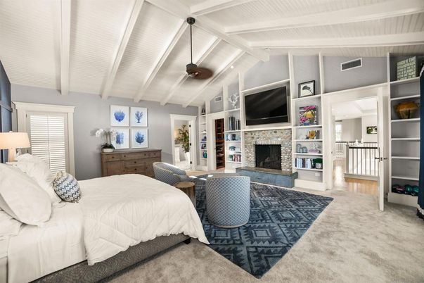 Bedroom, Fireplace, Interior, Pendant Lights