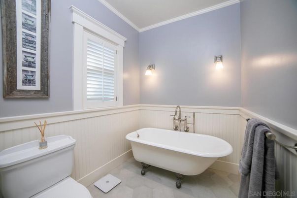 Bathroom, Free Standing Baths, Interior