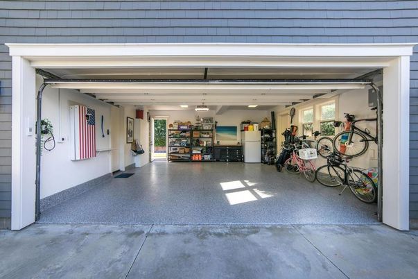 Garage, Interior