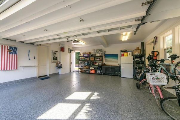 Garage, Interior