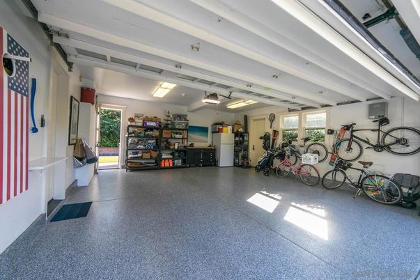 Garage, Interior
