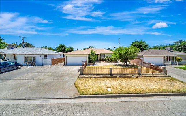 Attached, Detached Garage, Exterior, Facade, Ranch
