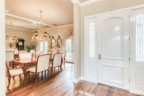 Chandelier, Dining room, Interior, Recessed Lighting, Wood Texture Flooring