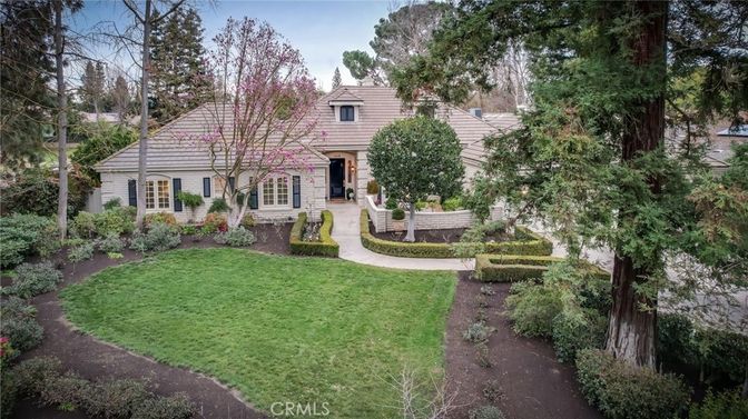 Backyard, Exterior, Facade, Queen Anne Victorian