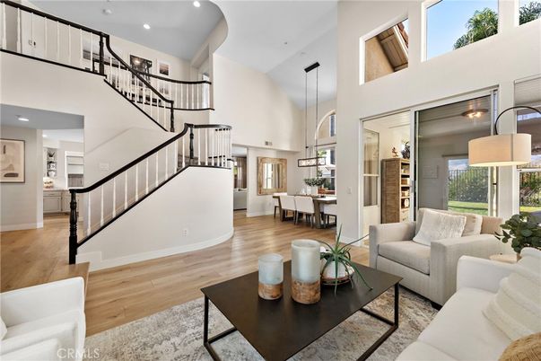 Dining room, Interior, Living room, Pendant Lights, Recessed Lighting, Wood Texture Flooring