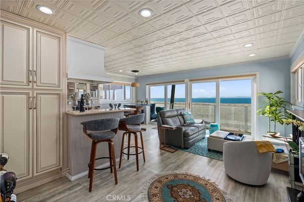 Interior, Kitchen, Living room, Pendant Lights, Recessed Lighting, Water, Wood Texture Flooring