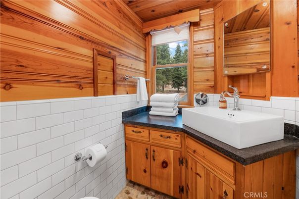 Bathroom, Interior, Wooden Ceilings, Wooden Walls