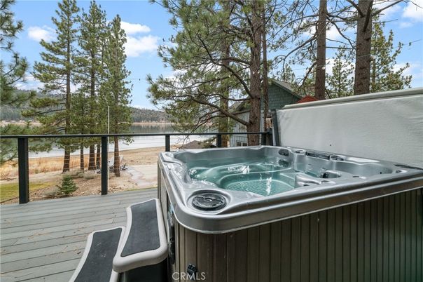 Exterior, Hot Tub, Water
