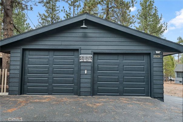 Detached Garage, Exterior