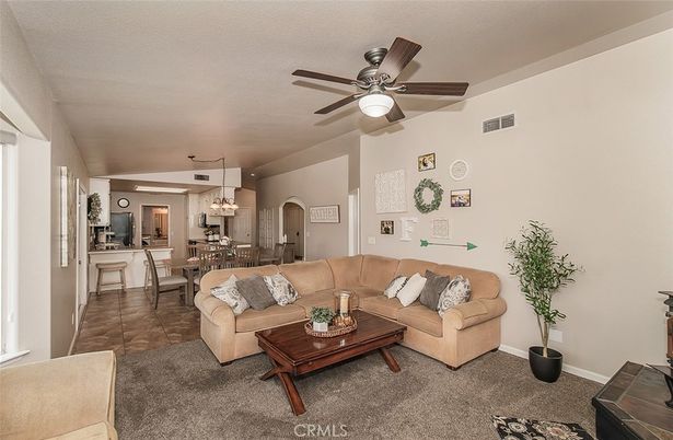 Chandelier, Dining room, Interior, Living room, Pendant Lights
