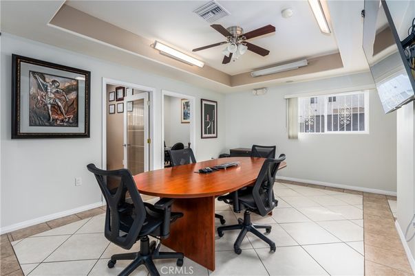 Home Office, Interior