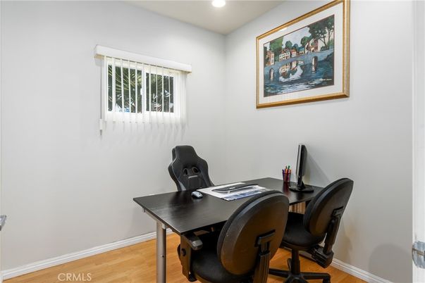 Home Office, Interior, Recessed Lighting, Wood Texture Flooring