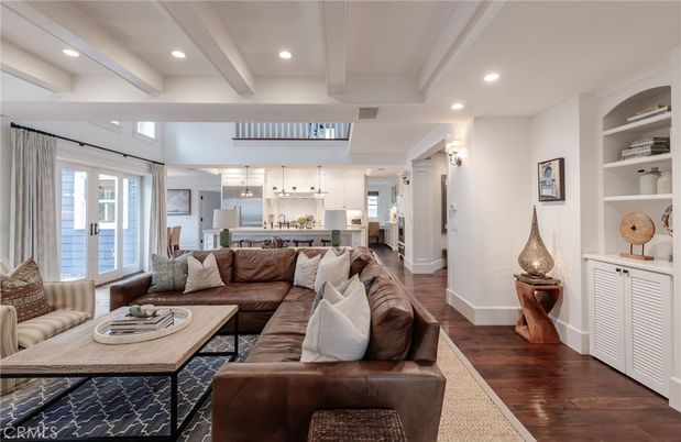 Interior, Kitchen, Living room, Pendant Lights, Recessed Lighting, Wood Texture Flooring