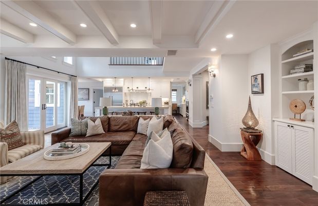 Interior, Kitchen, Living room, Pendant Lights, Recessed Lighting, Wood Texture Flooring