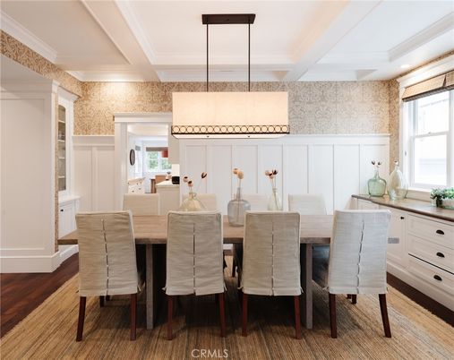 Chandelier, Dining room, Interior, Pendant Lights, Recessed Lighting, Wood Texture Flooring