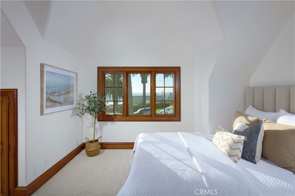 Bedroom, Interior, Water