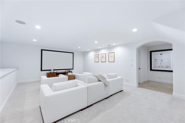 Interior, Projection Screen, Recessed Lighting, Theatre Room