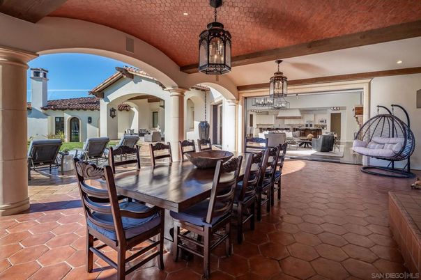 Dining room, Exterior, Pendant Lights, Recessed Lighting, Wooden Beams